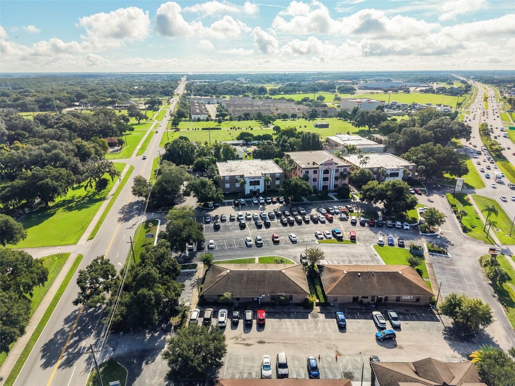 Photo of 1621 E Vine Street, Kissimmee, FL 34744 (MLS # S5158062)