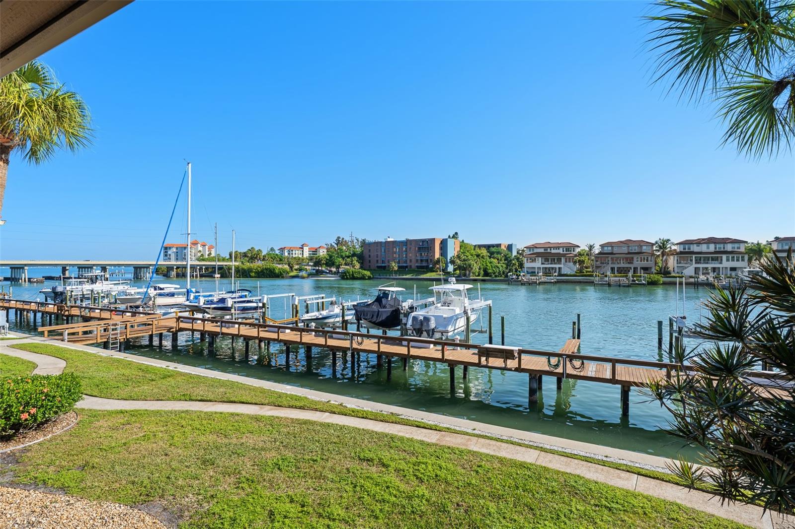 VILLAS ON POINT BRITTANY CONDO - Residential