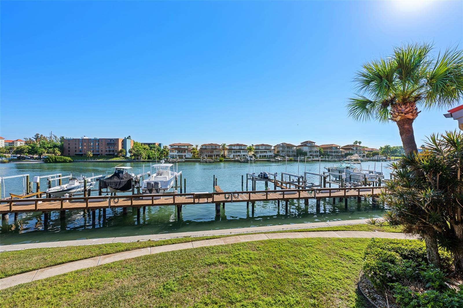 VILLAS ON POINT BRITTANY CONDO - Residential