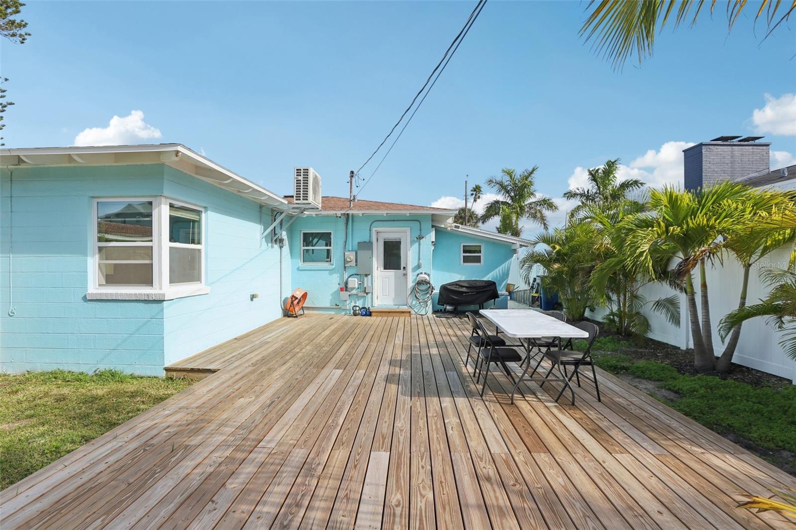 LONE PALM BEACH 4TH ADD - Residential