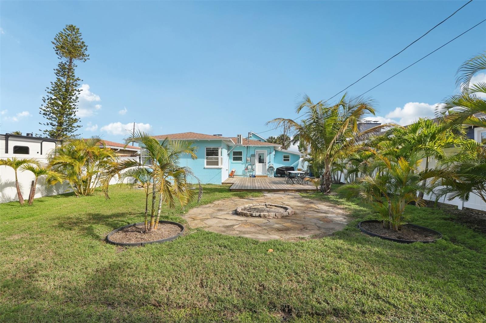 LONE PALM BEACH 4TH ADD - Residential