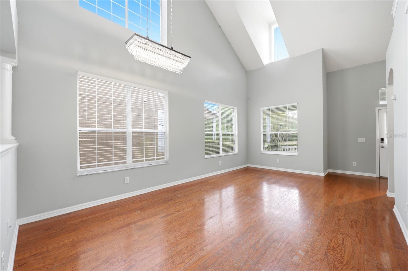 5016 BRIDGEWAY LANE