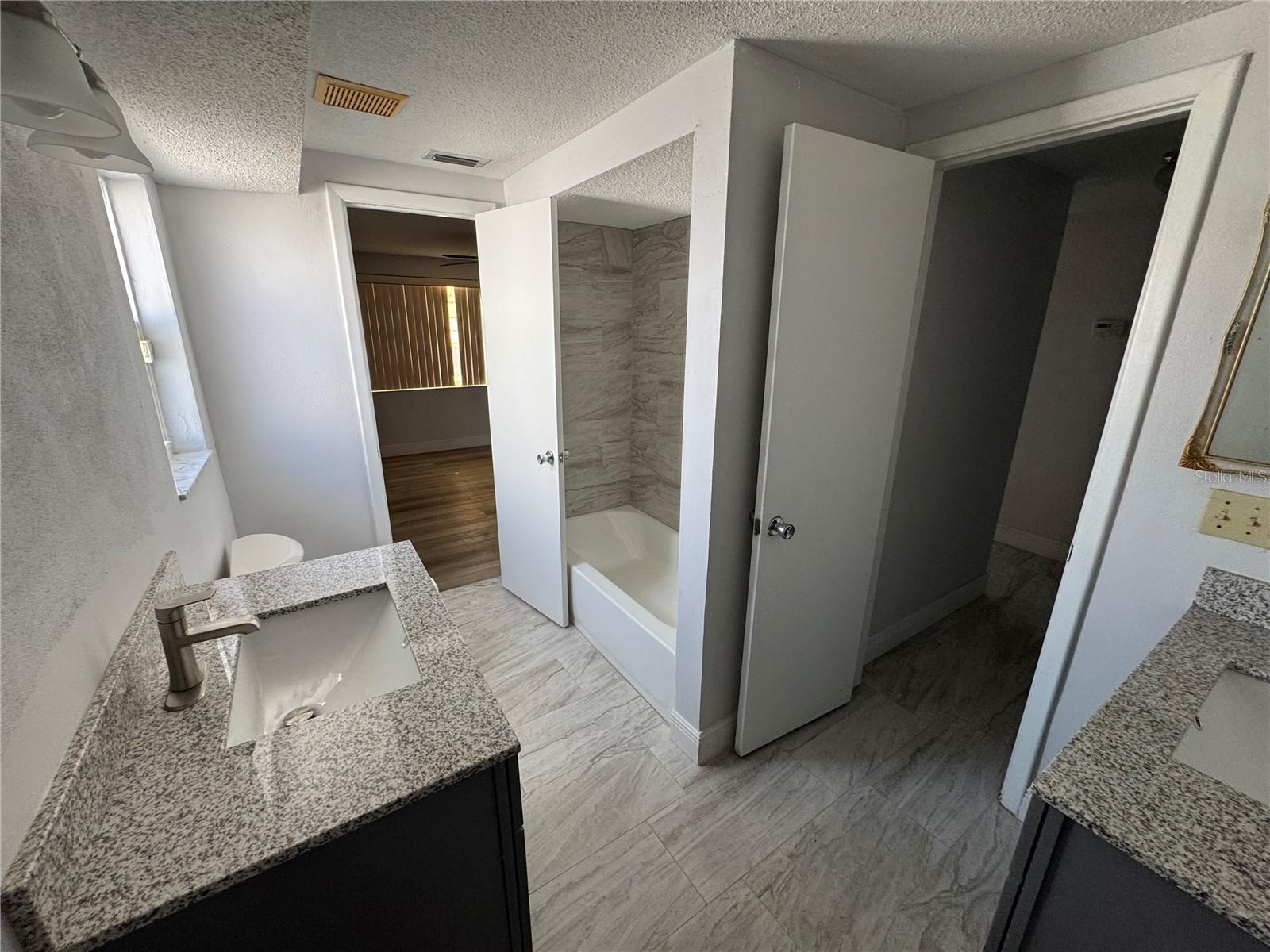 REGENCY PARK - Residential