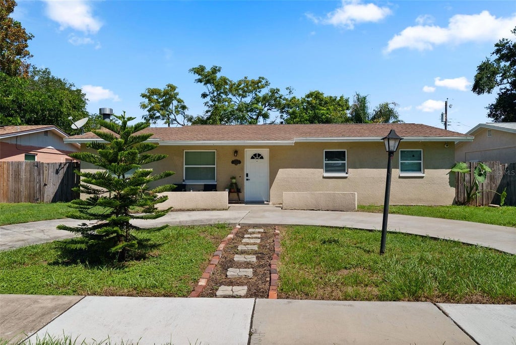 Photo of 11199 Temple Avenue, Seminole, FL 33772 (MLS # TB8544592)