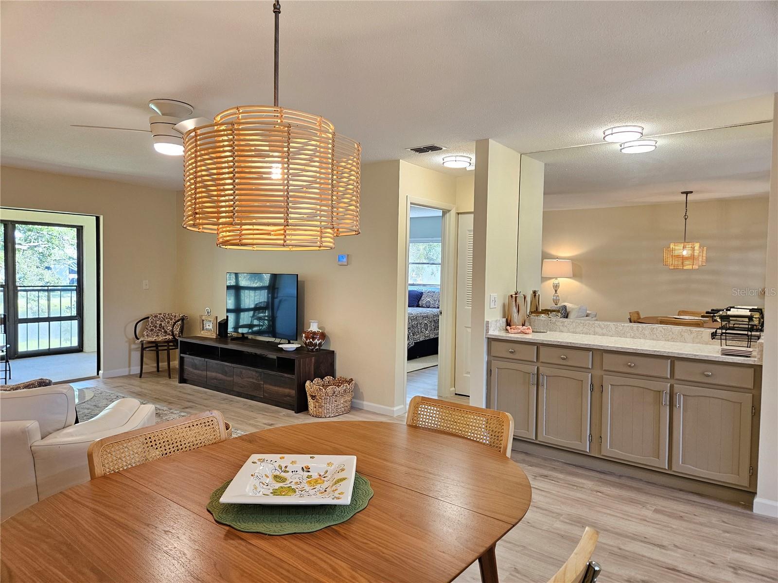 ESTANCIAS OF CAPRI ISLES - Residential Lease
