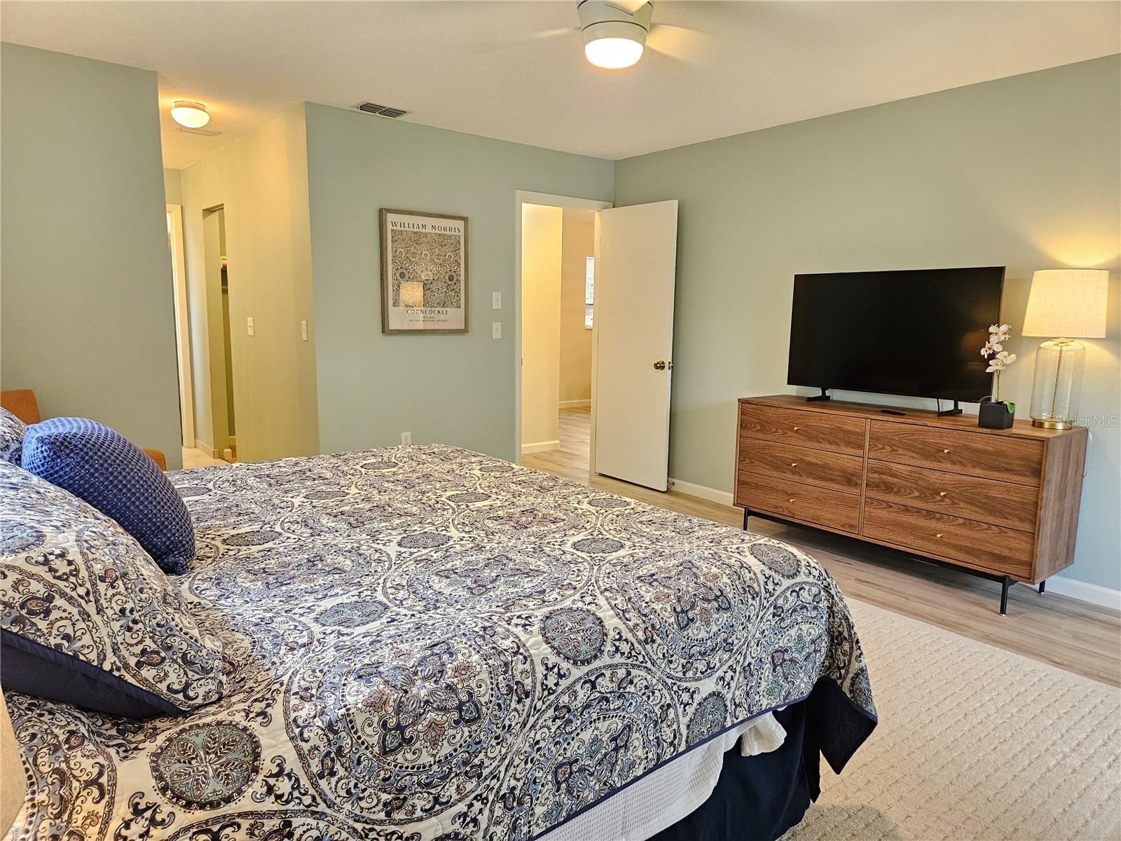 ESTANCIAS OF CAPRI ISLES - Residential Lease