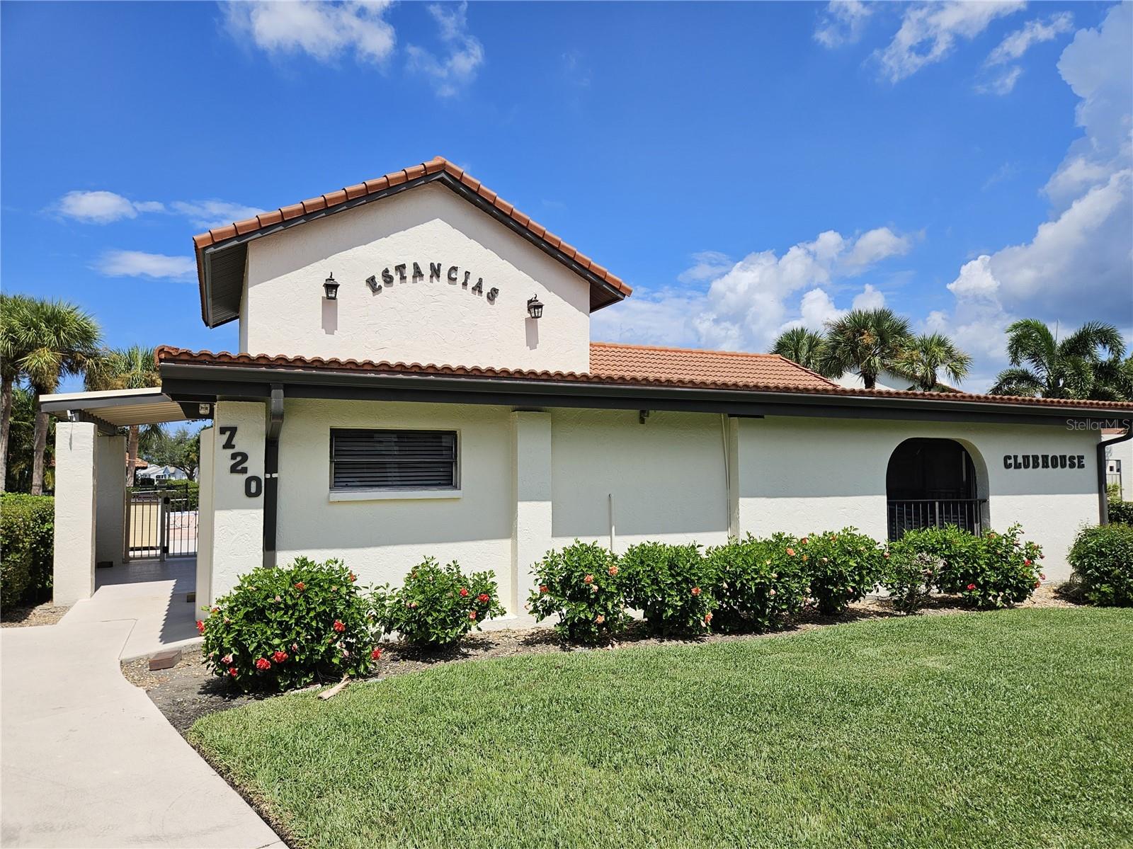 ESTANCIAS OF CAPRI ISLES - Residential Lease
