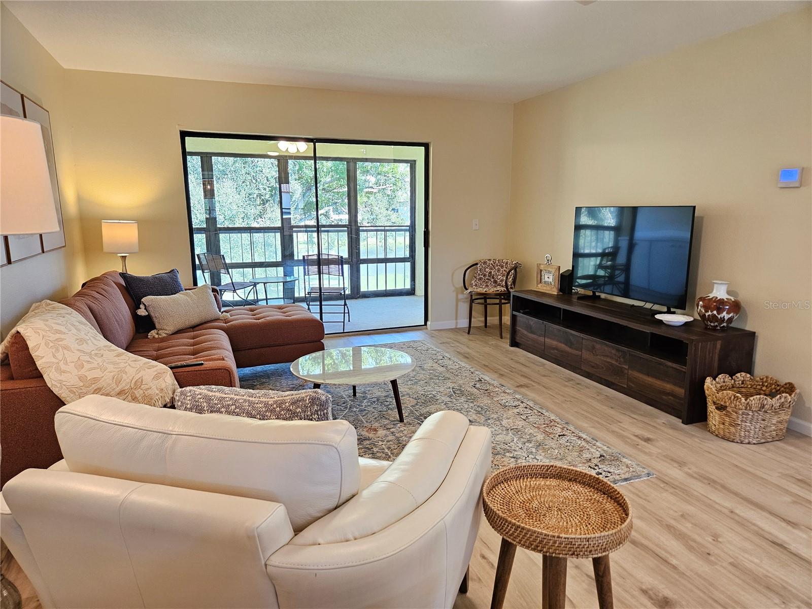 ESTANCIAS OF CAPRI ISLES - Residential Lease