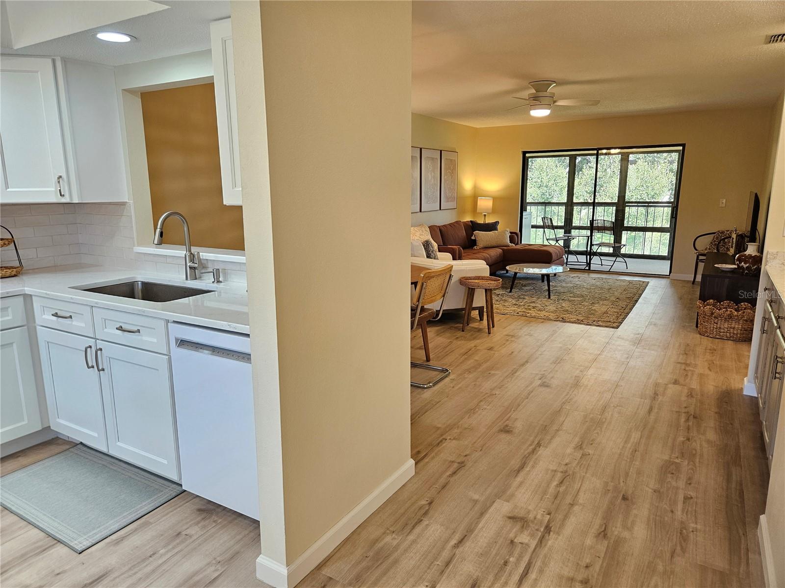 ESTANCIAS OF CAPRI ISLES - Residential Lease