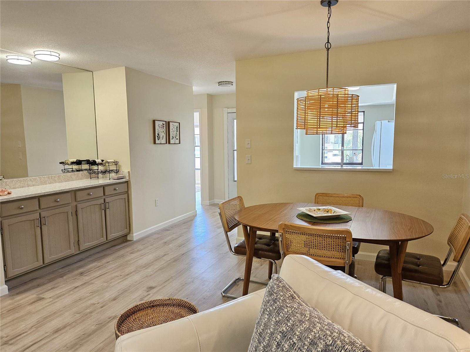 ESTANCIAS OF CAPRI ISLES - Residential Lease
