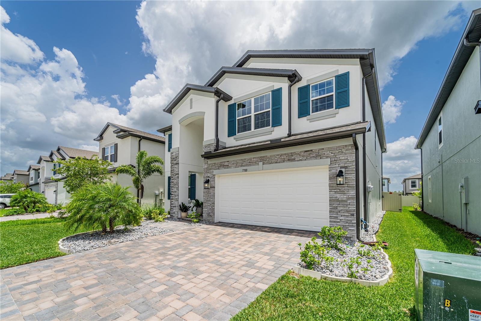 7700 BRONZE OAK DRIVE