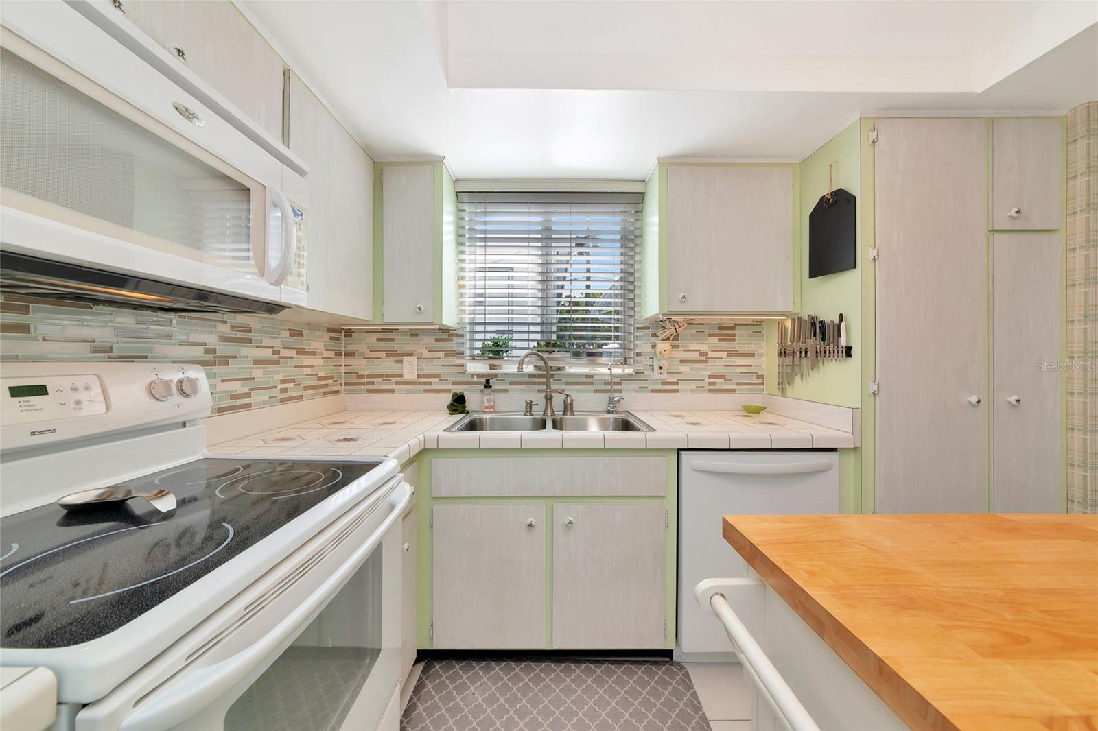 STRATHMORE VILLA SEC 09 - Residential