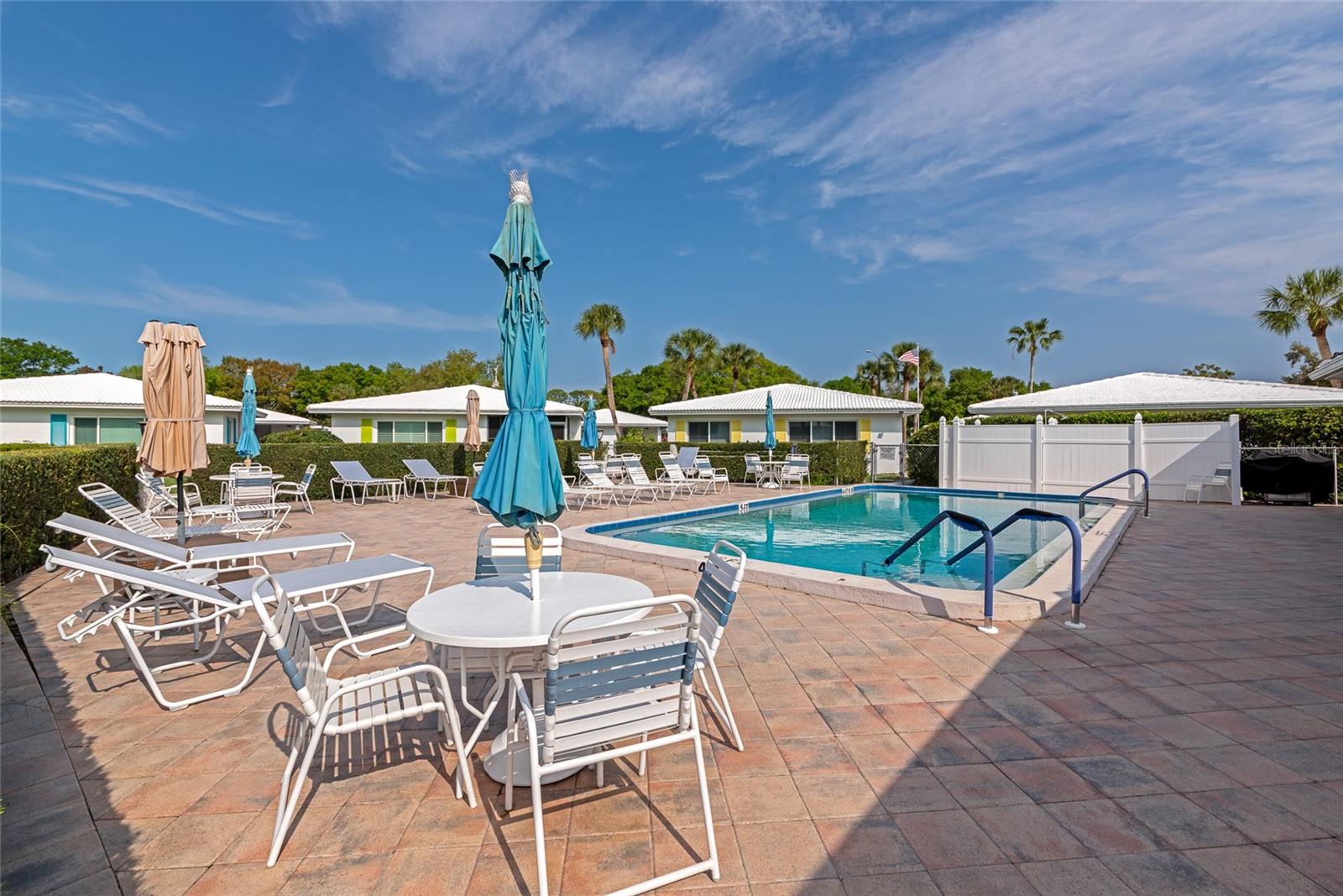 STRATHMORE VILLA SEC 09 - Residential