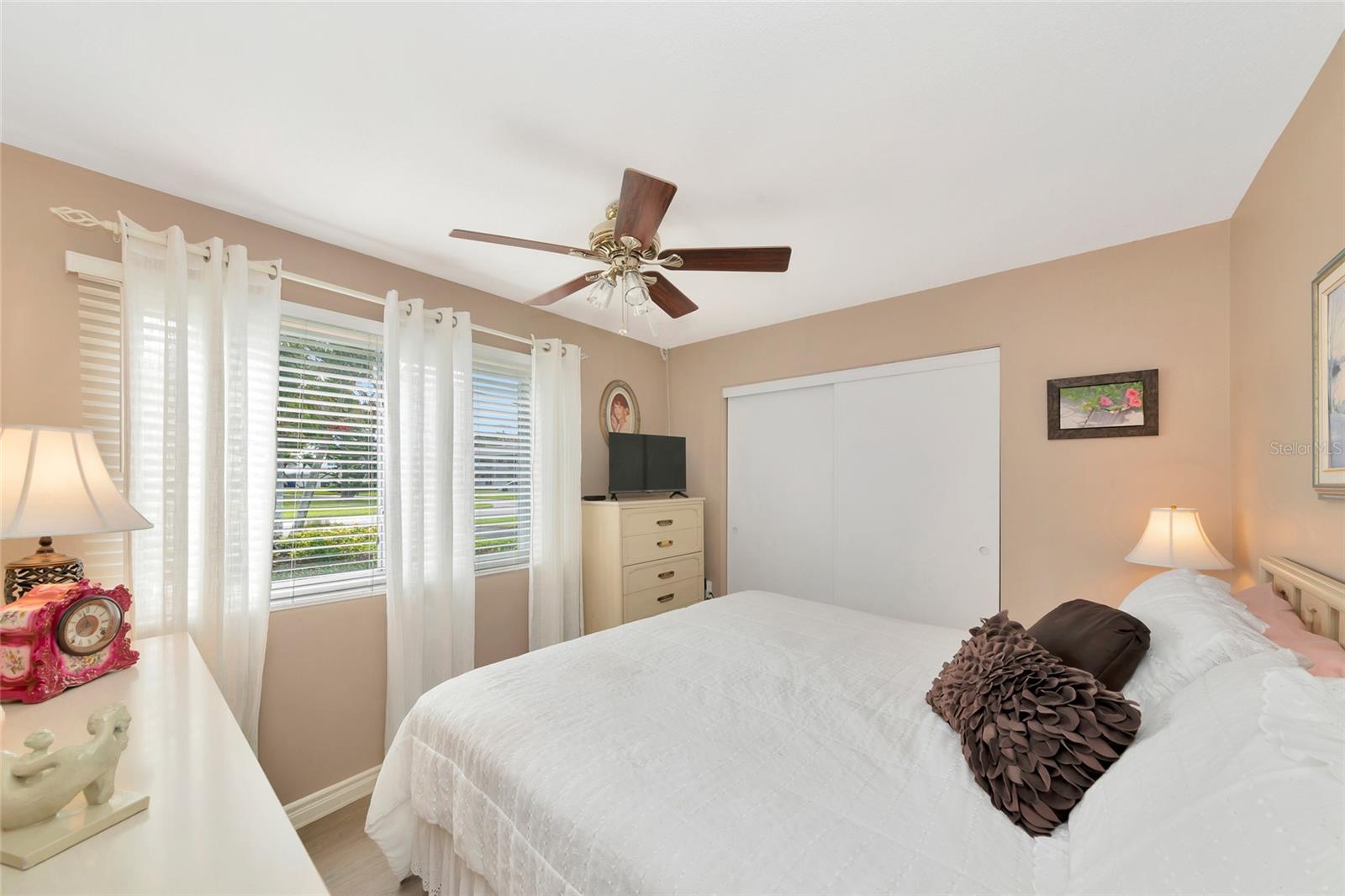 STRATHMORE VILLA SEC 09 - Residential