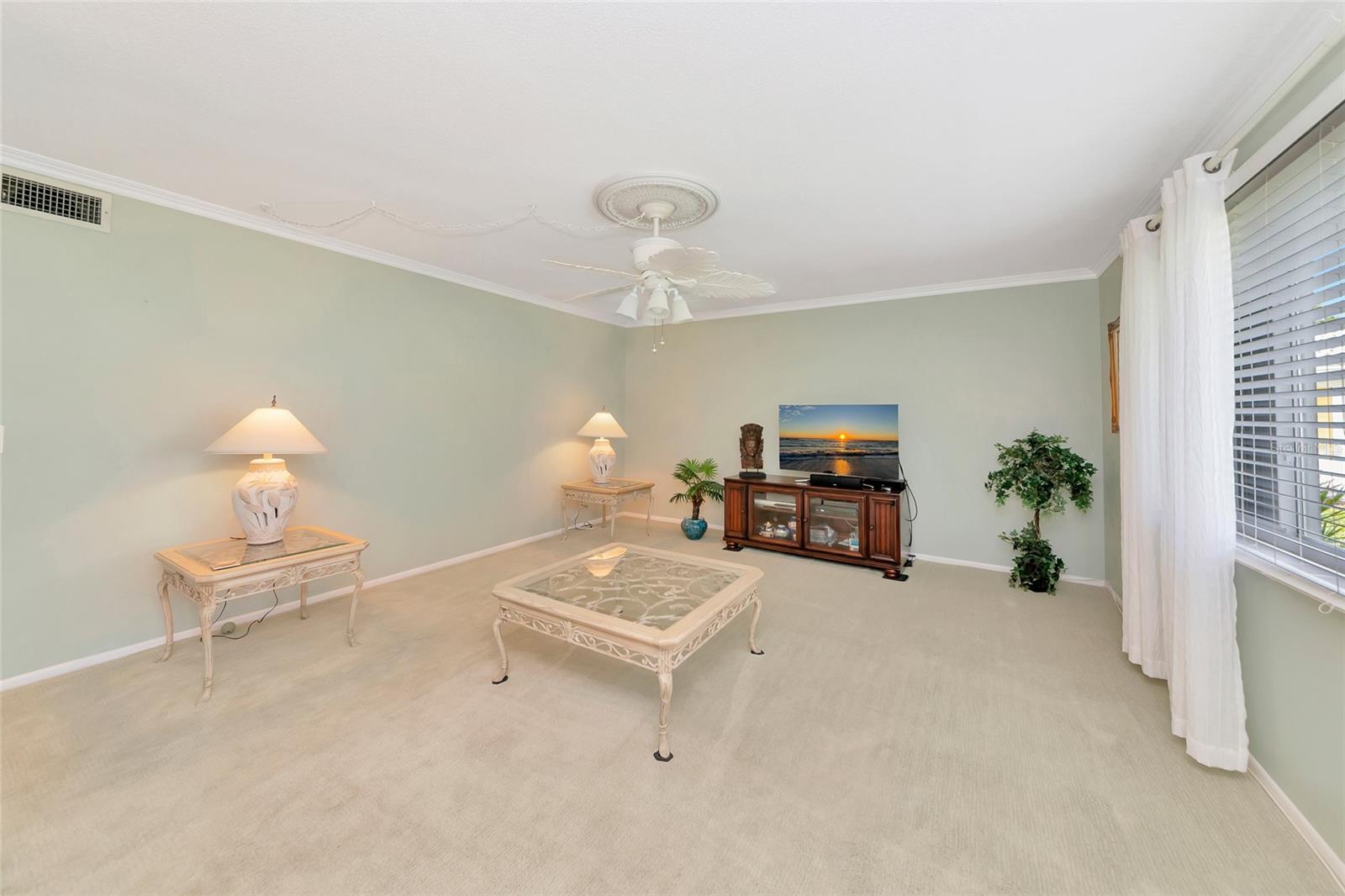 STRATHMORE VILLA SEC 09 - Residential