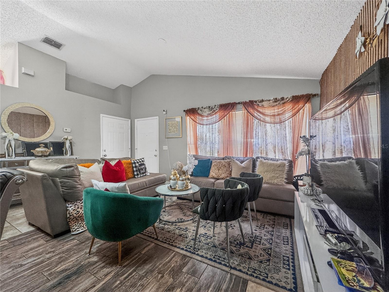 AVENTURA ESTATES - Residential