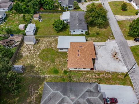 A home in WINTER HAVEN