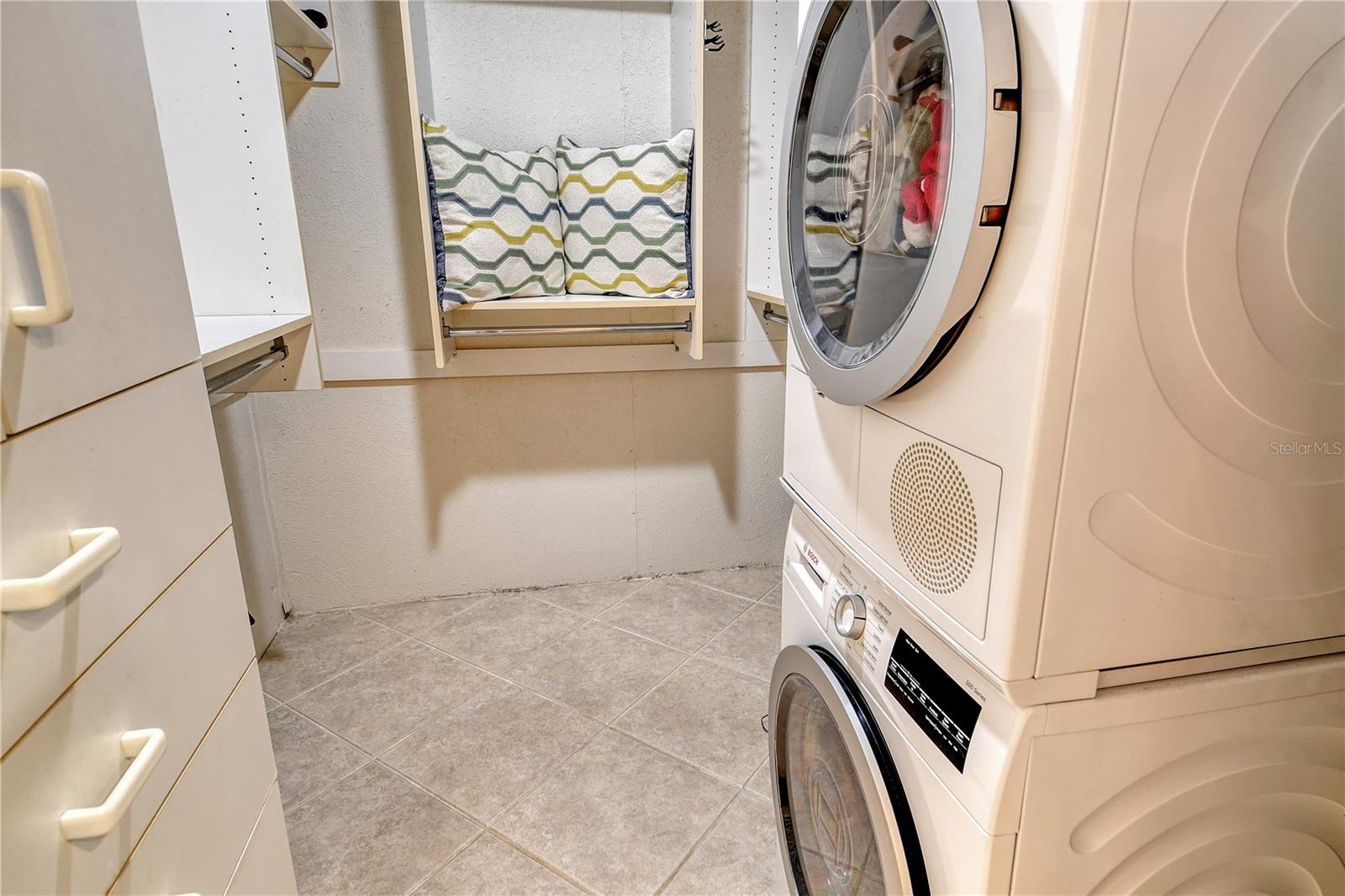 WINDWARD BAY AMD - Residential