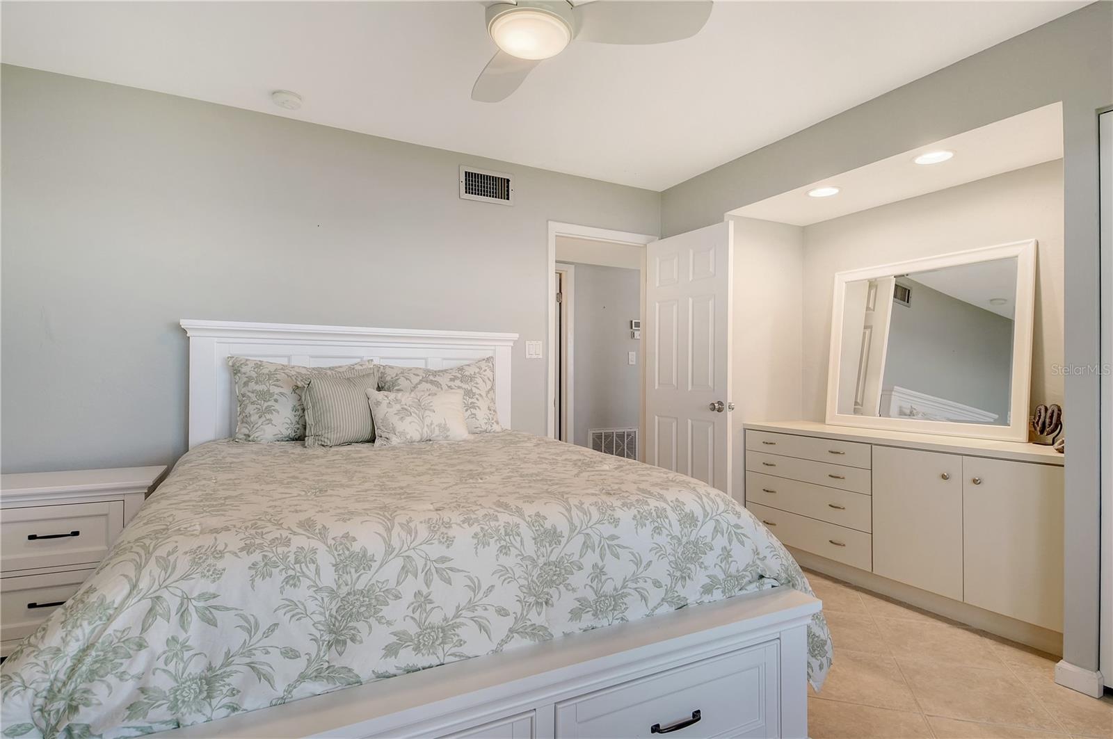 WINDWARD BAY AMD - Residential