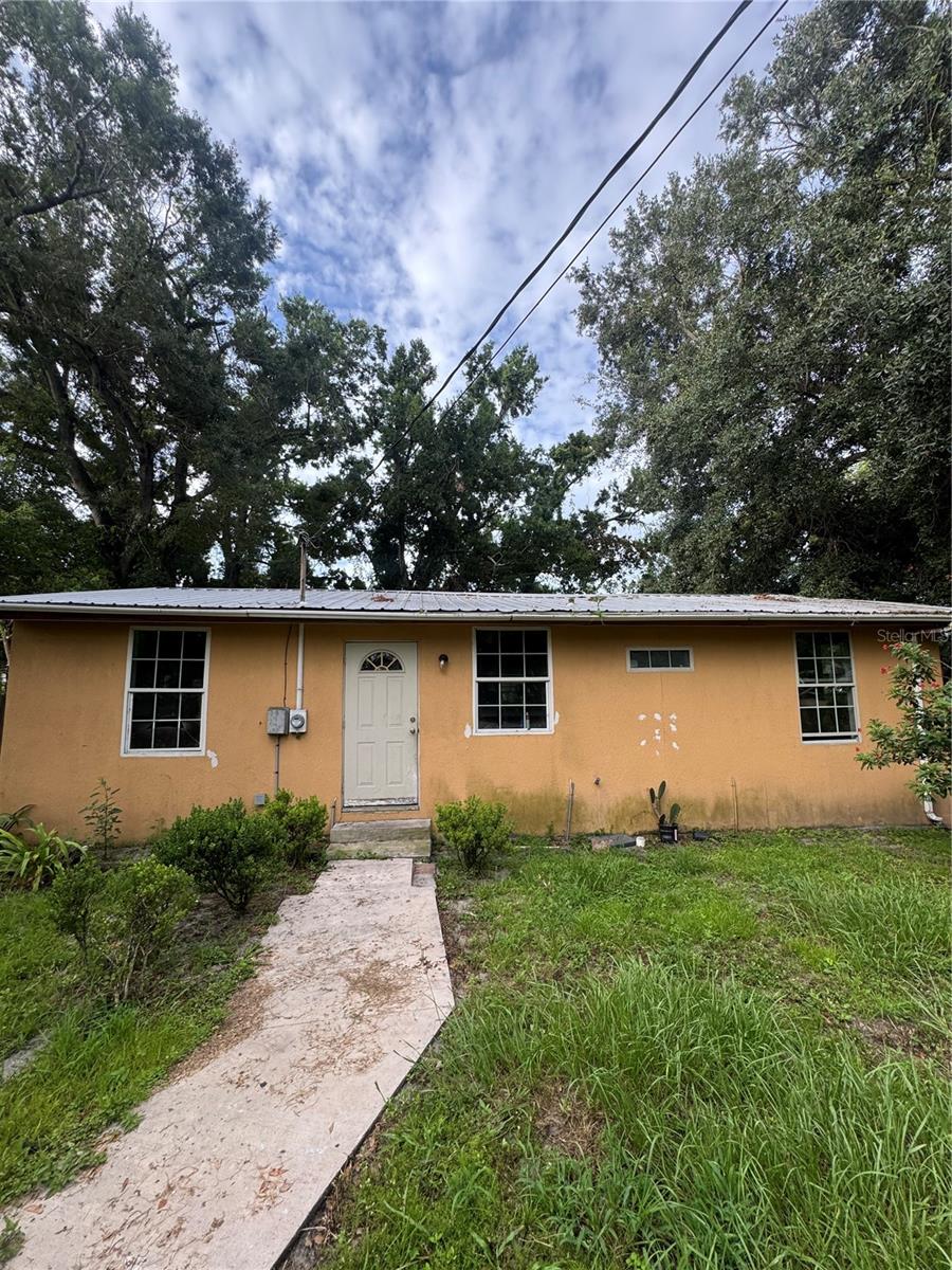 Discover the potential in this 4-bedroom, 2-bath home that’s perfect for investors or buyers looking to renovate and add value. Located in a community with no HOA and no CDD fees, this property offers freedom and flexibility.With some TLC, this home can be transformed into a great income-producing rental or primary residence. The layout includes spacious bedrooms, a functional floor plan, and a good-sized lot. Plenty of upside potential for the right buyer!Don’t miss out on this affordable opportunity to build equity and customize to your vision. Cash or renovation loans preferred.