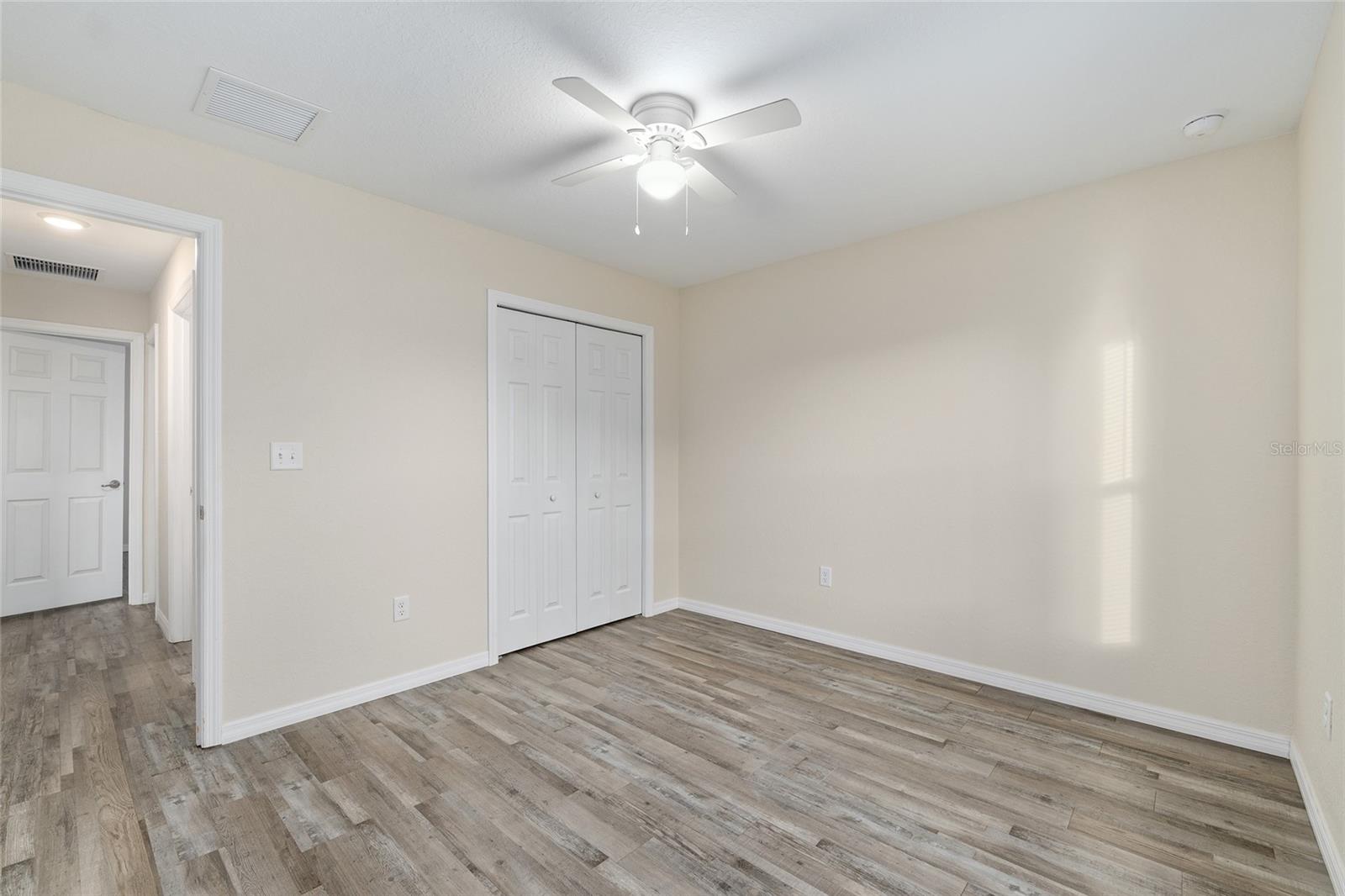 SILVER SPRINGS SHORES - Residential