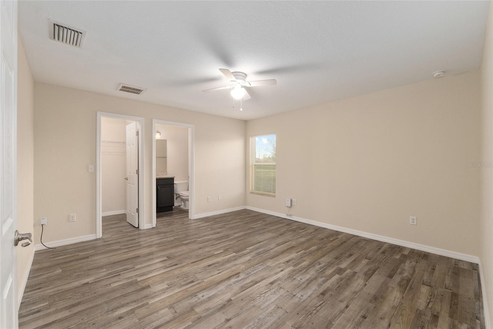 SILVER SPRINGS SHORES - Residential