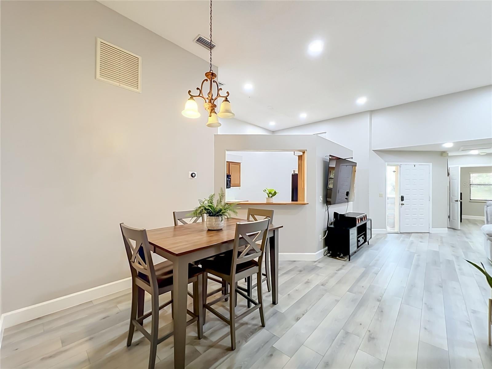 1275 SAINT TROPEZ CIRCLE 1275