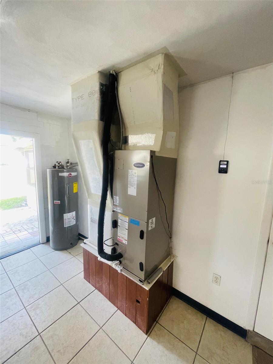 DELTONA LAKES UNIT 10 IN 25 & 36 18 30 - Residential
