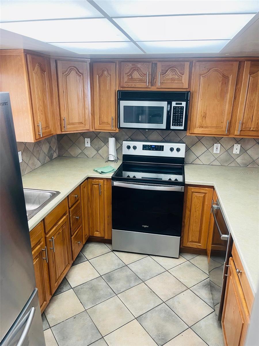 DELTONA LAKES UNIT 10 IN 25 & 36 18 30 - Residential