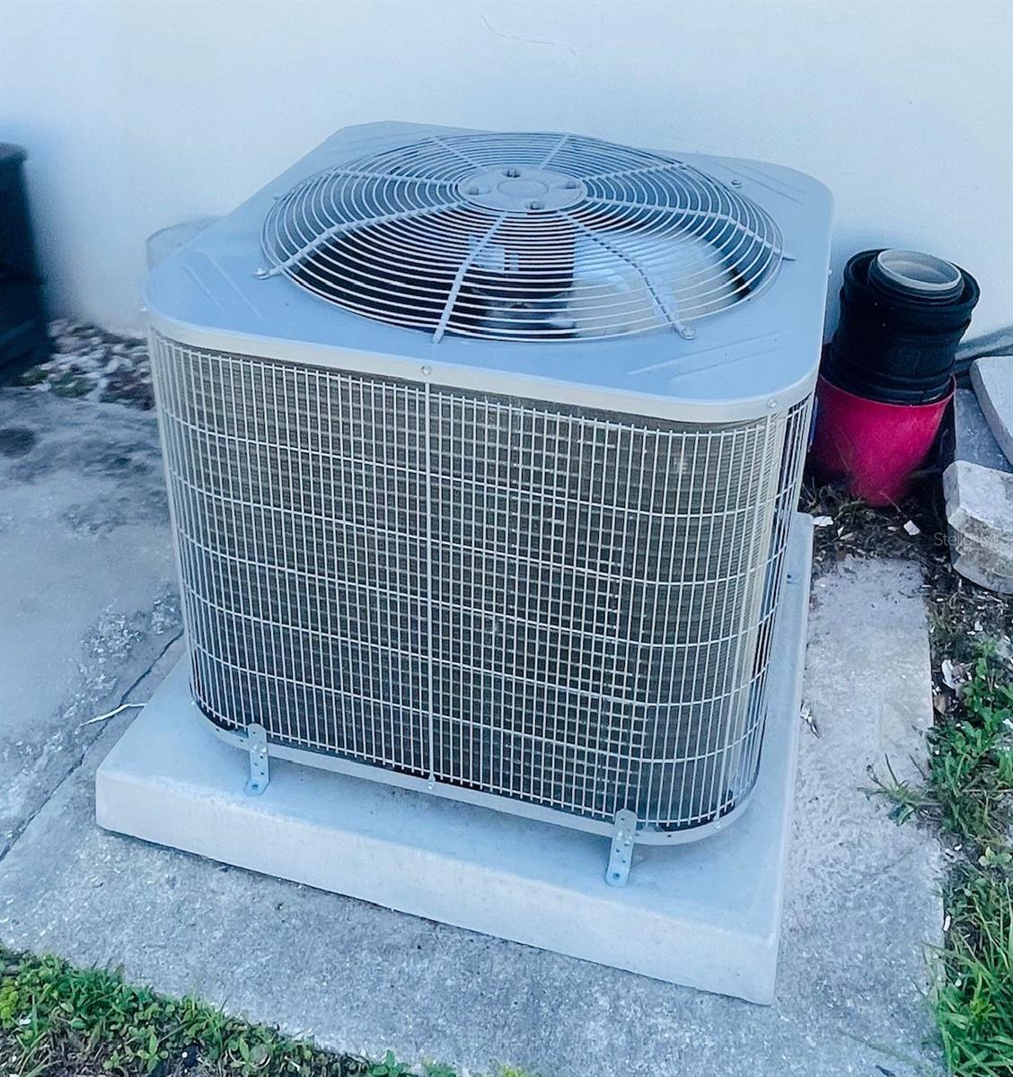 DELTONA LAKES UNIT 10 IN 25 & 36 18 30 - Residential