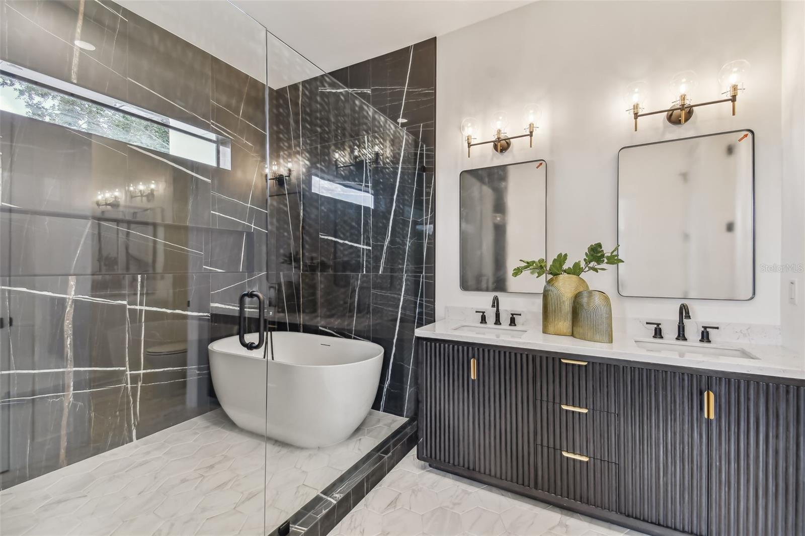 GANDY GARDENS 1 - Residential Lease