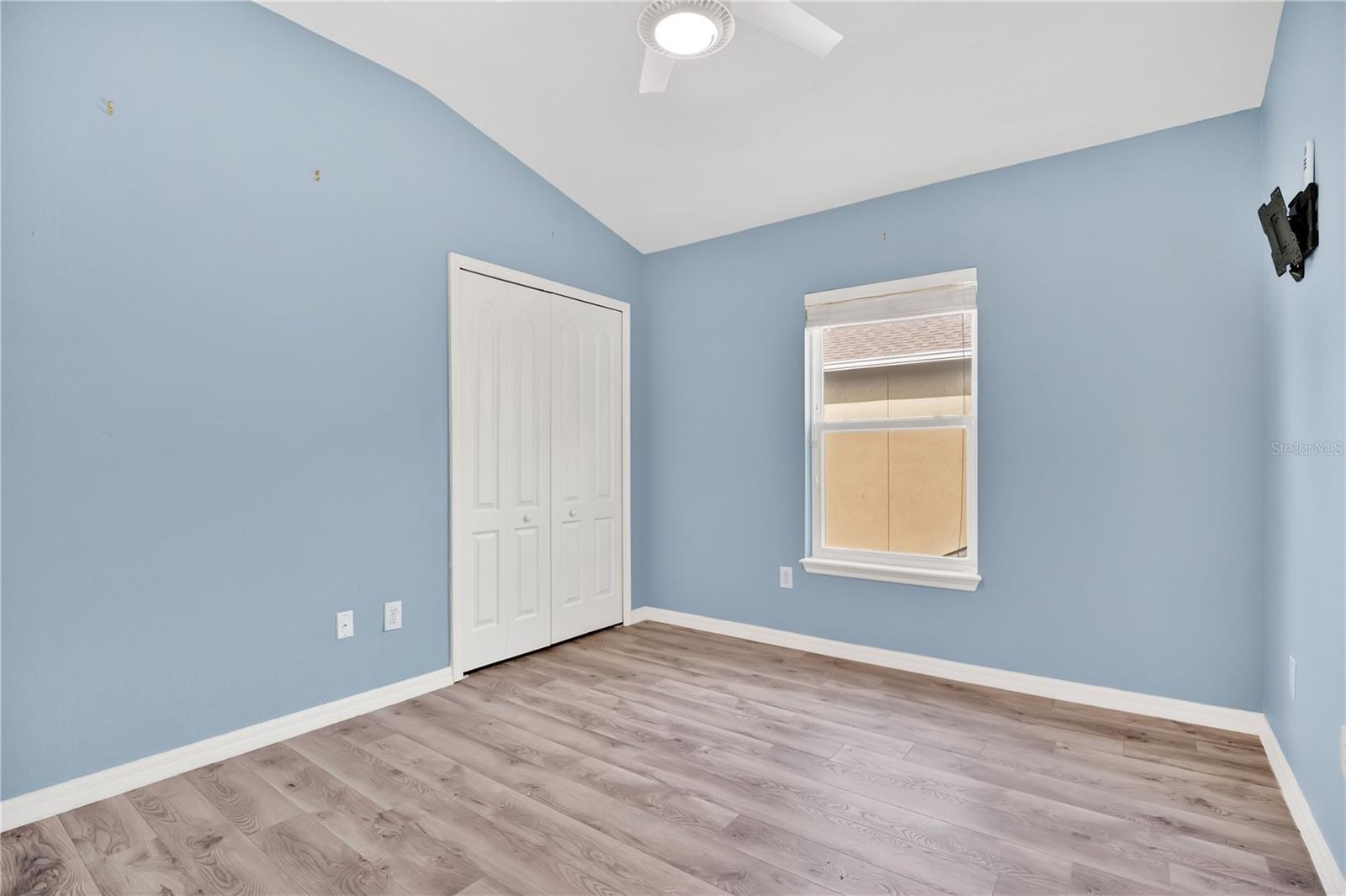 FLAGSHIP PARK A CONDO - Residential