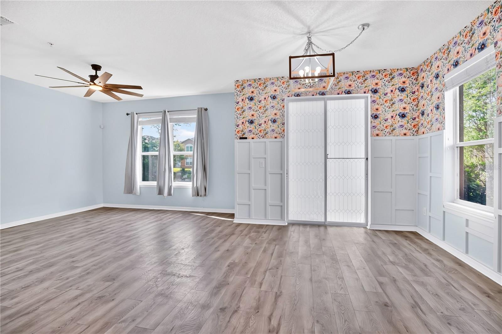 FLAGSHIP PARK A CONDO - Residential