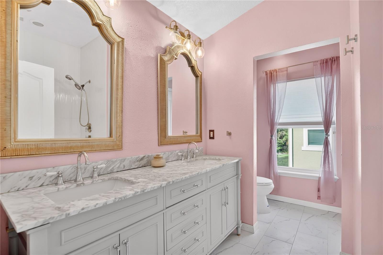 FLAGSHIP PARK A CONDO - Residential