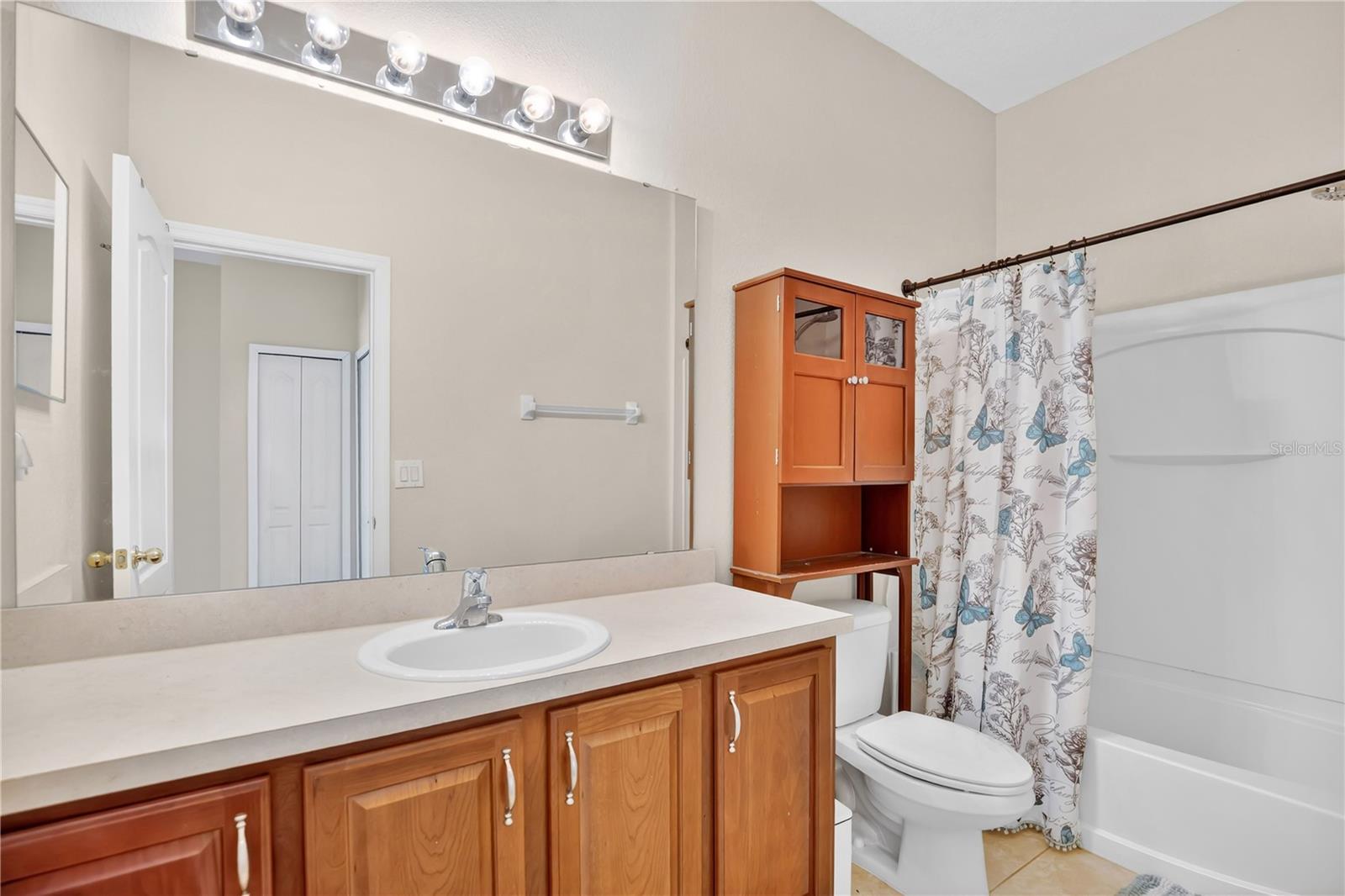 FLAGSHIP PARK A CONDO - Residential