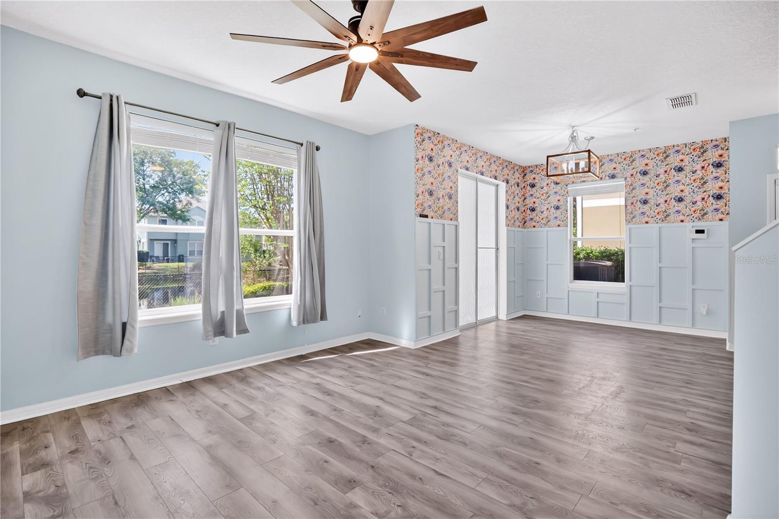 FLAGSHIP PARK A CONDO - Residential