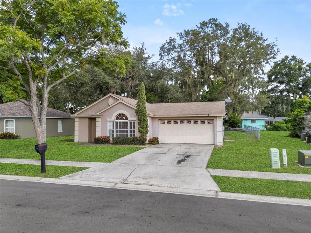 990 FORREST DRIVE