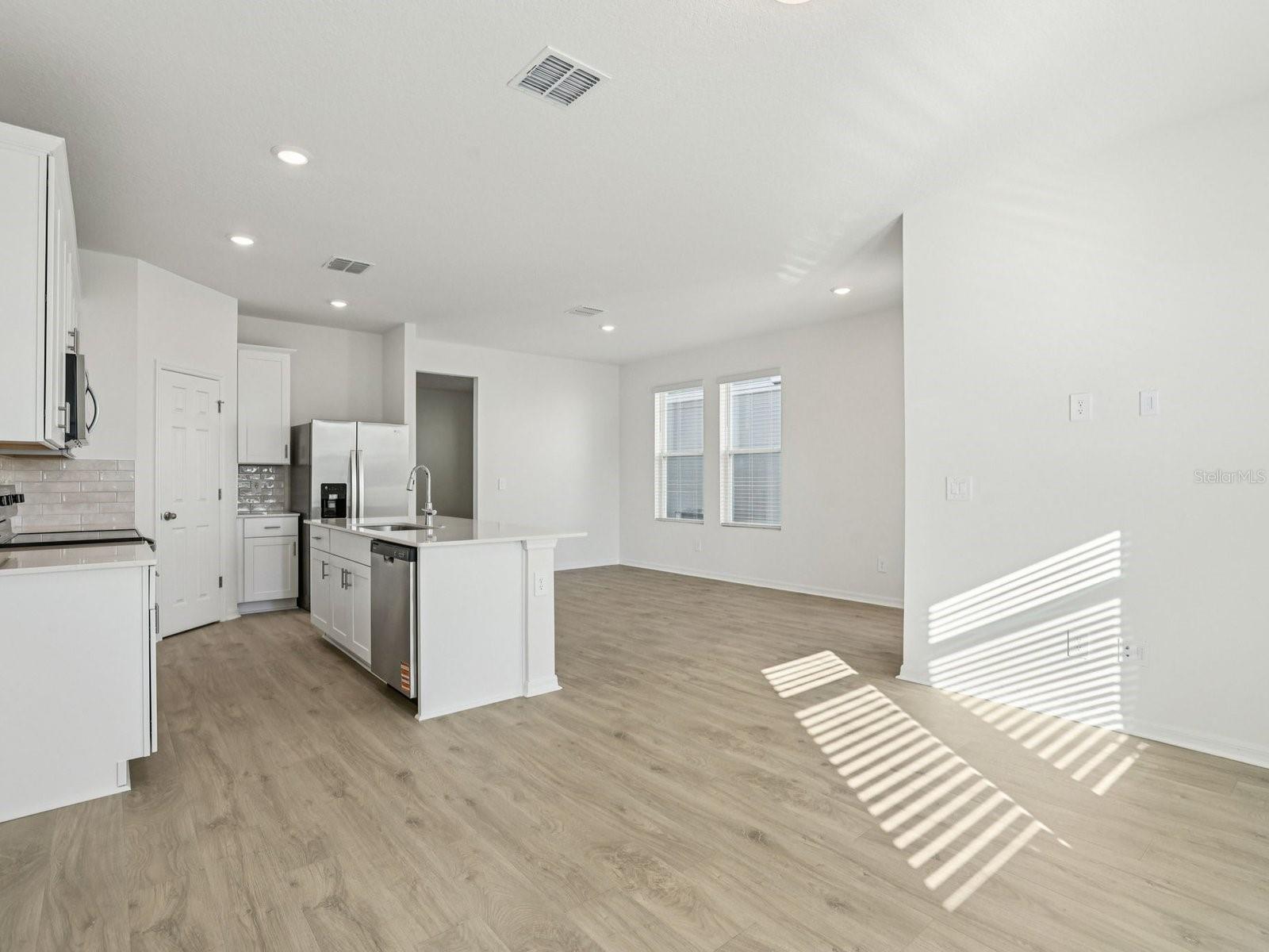 4689 CROSS PRAIRIE PARKWAY