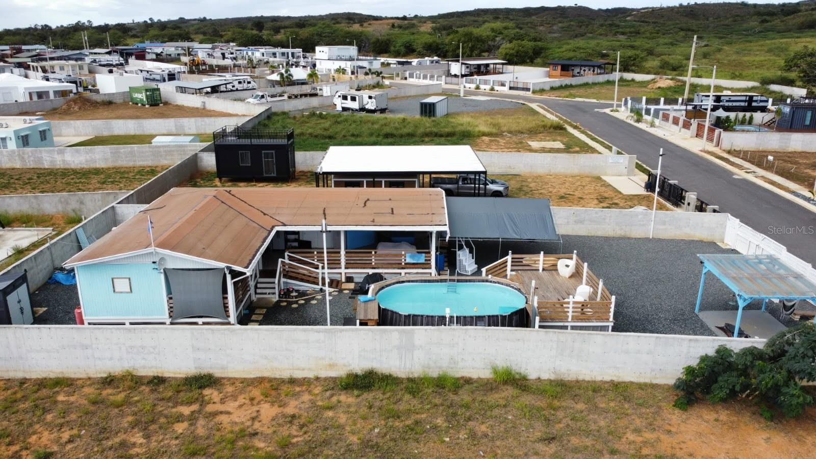 COMBATE VILLAGE - Residential