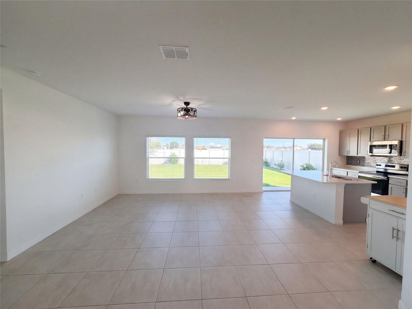 124 CITRINE LOOP