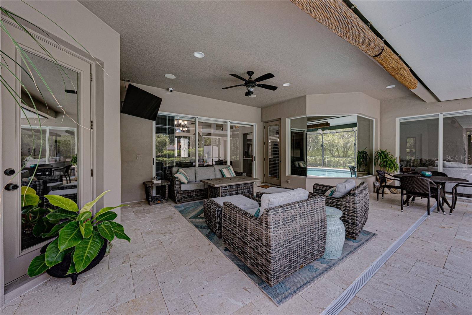 FISH HAWK TRAILS UNIT 4 PH - Residential