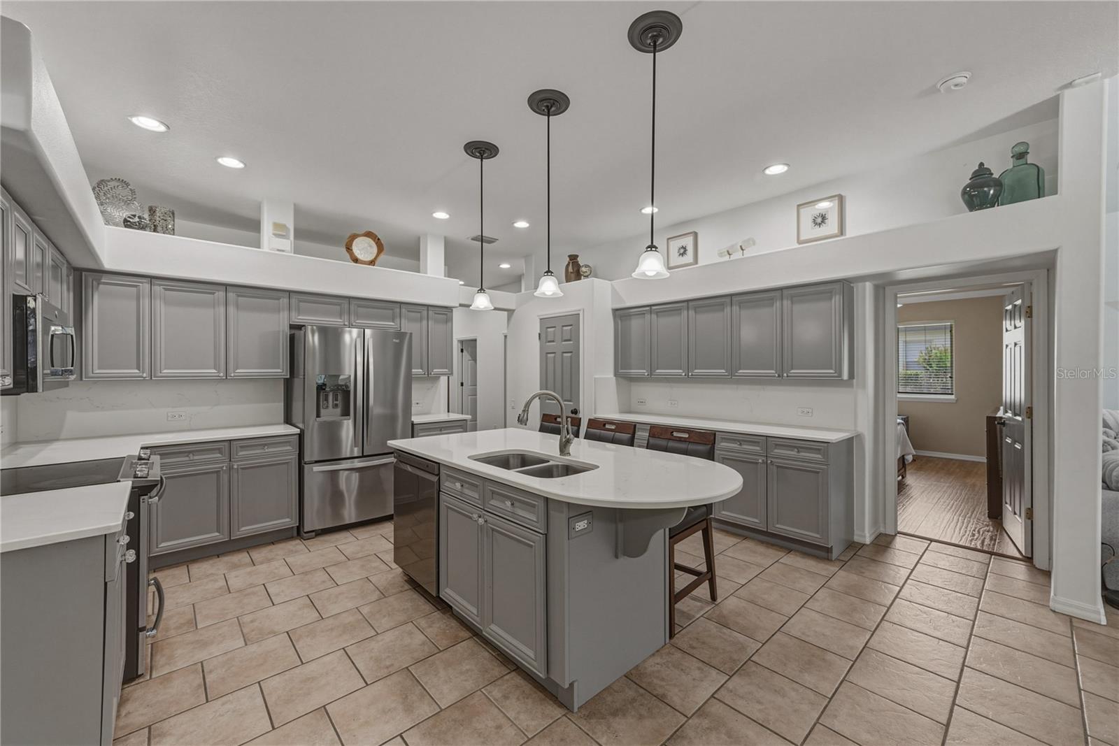 FISH HAWK TRAILS UNIT 4 PH - Residential