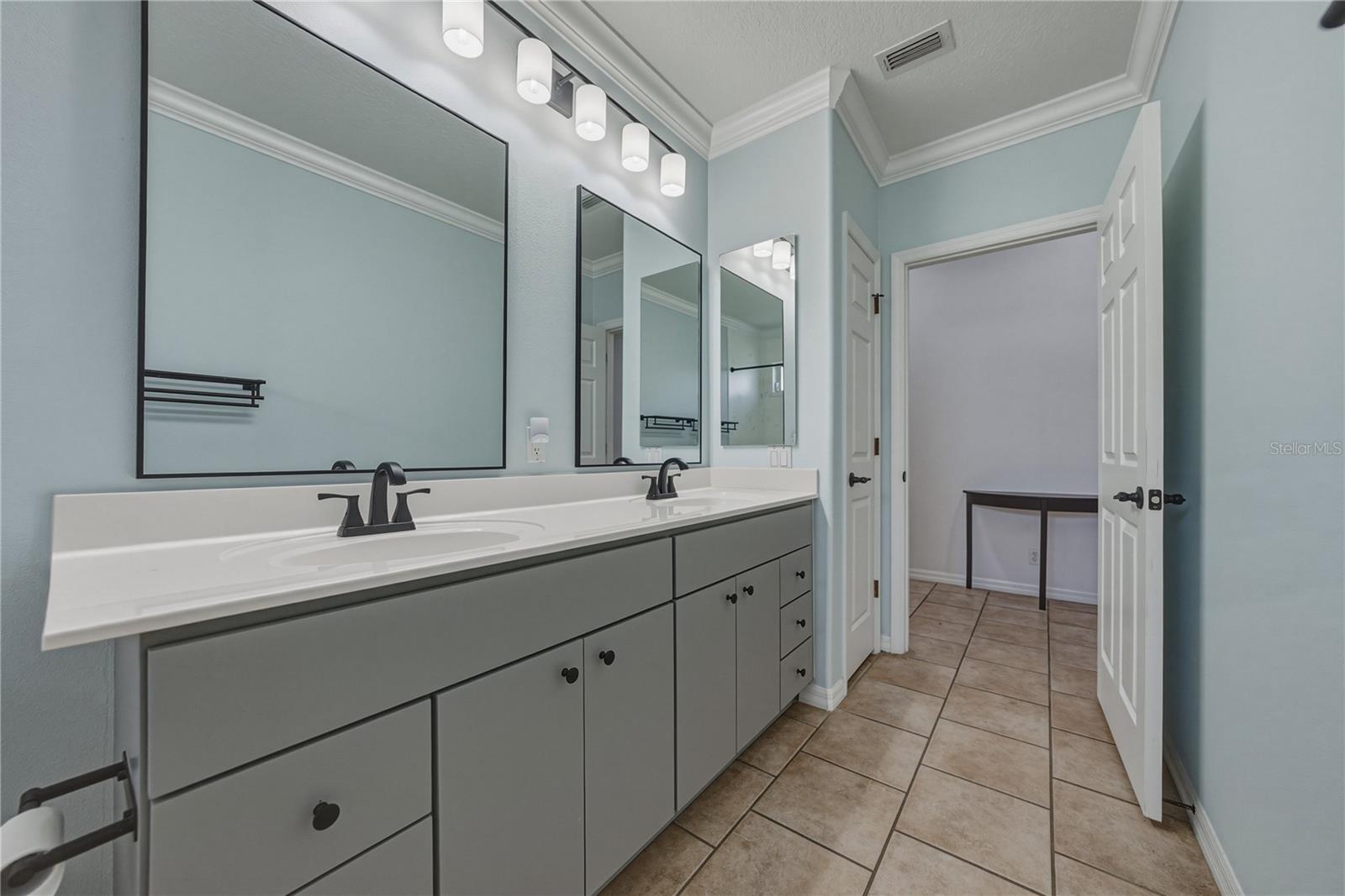 FISH HAWK TRAILS UNIT 4 PH - Residential
