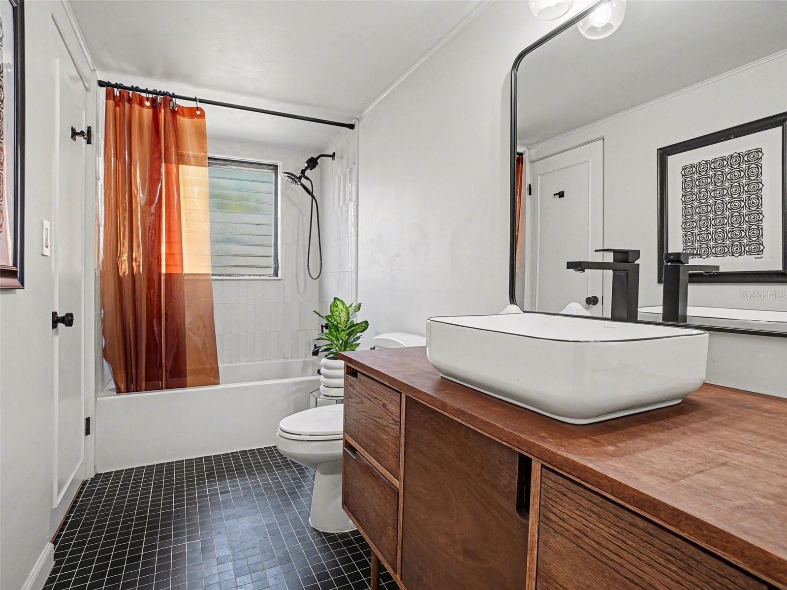 MOUNT DORA PINECREST SUB - Residential