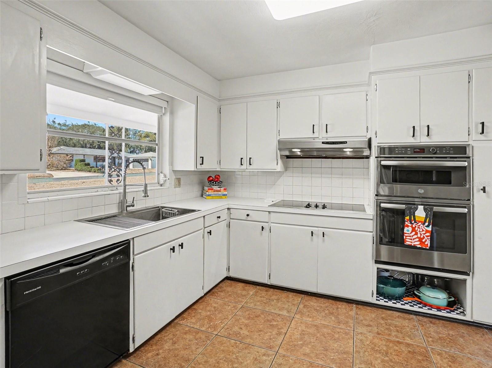 MOUNT DORA PINECREST SUB - Residential