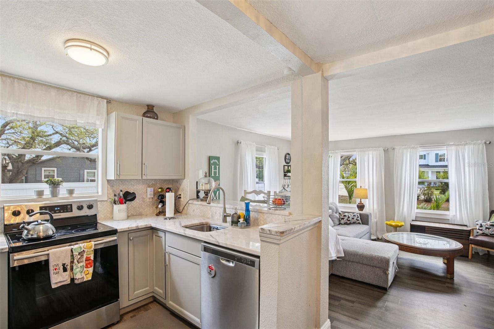 VICTORY HEIGHTS - Residential