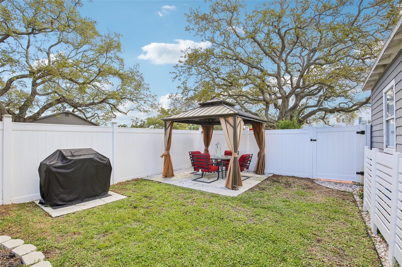 VICTORY HEIGHTS - Residential