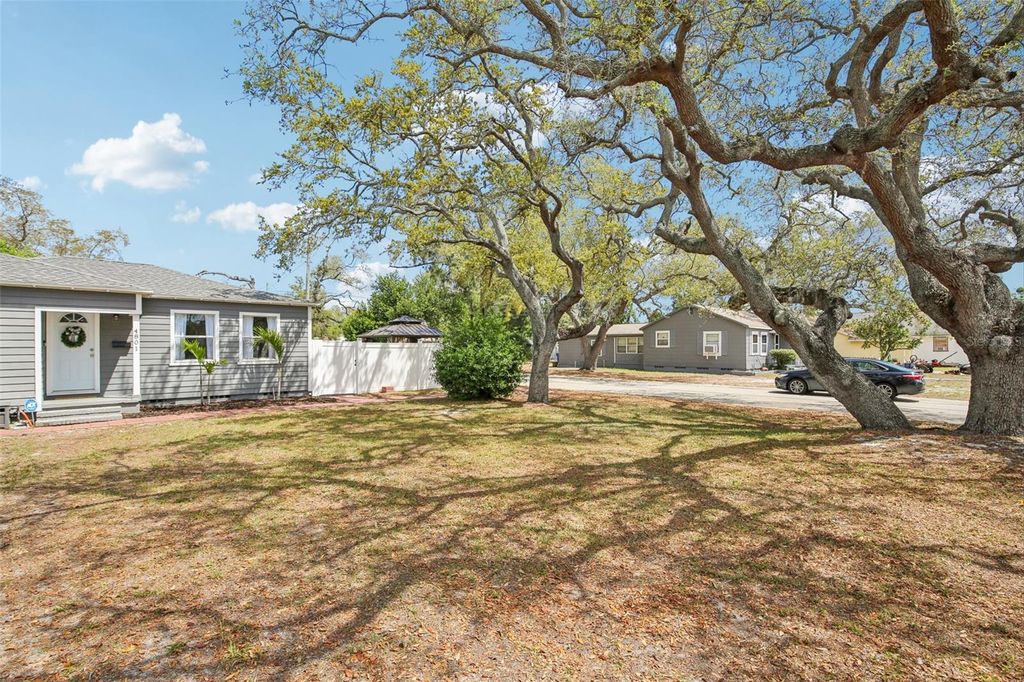 Photo of 4801 Emerson Avenue S, St Petersburg, FL 33711 (MLS # TB8493848)