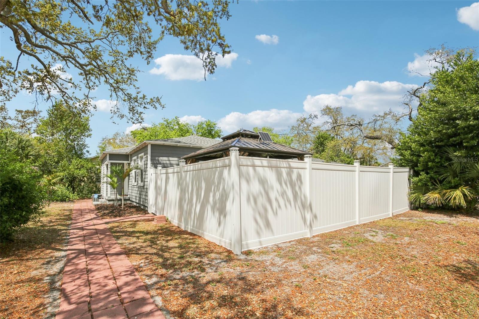 VICTORY HEIGHTS - Residential