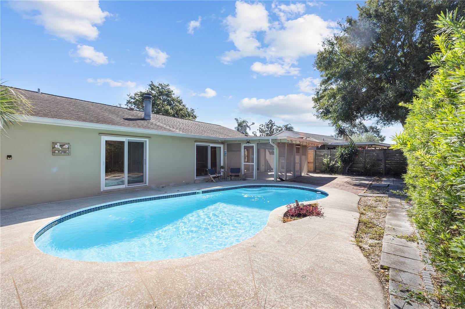 2462 MOORE HAVEN DRIVE E